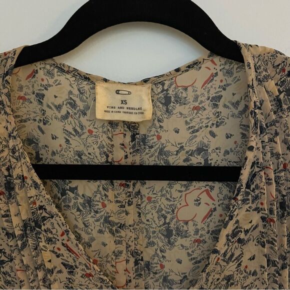 PINS AND NEEDLES Anthropology Multicolor Floral Print Blouse. Size XS - Picture 6 of 9